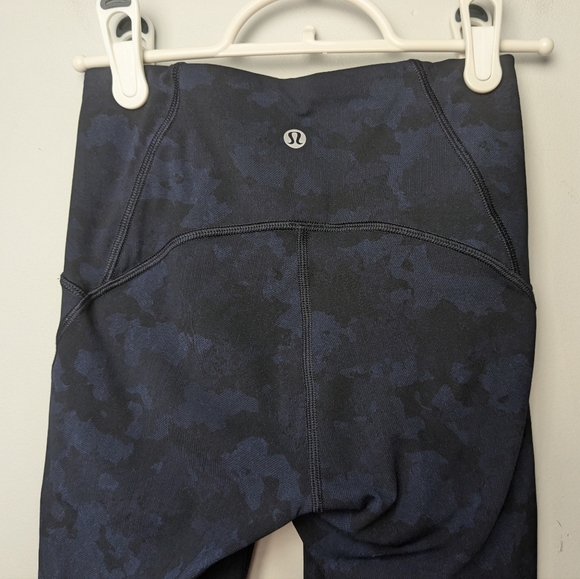 Lululemon Train Times Crop (17") Size 2 Camouflaged Midnight Navy Black / Black - Picture 11 of 16